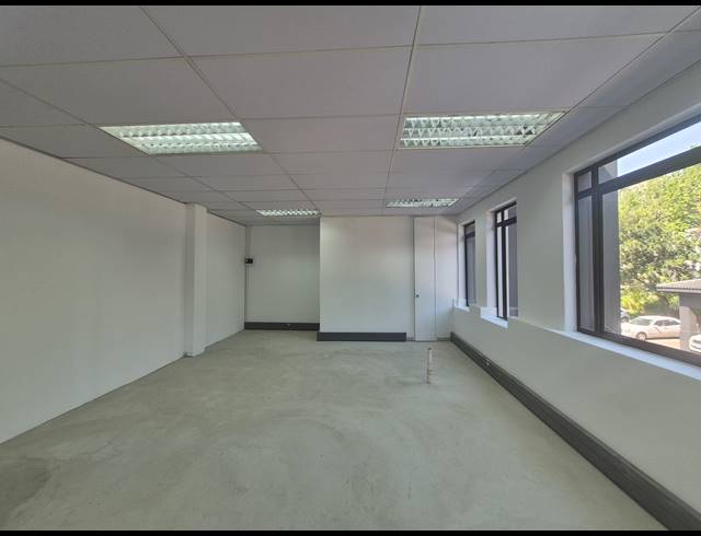 41M² OFFICE TO LET IN HYDE PARK